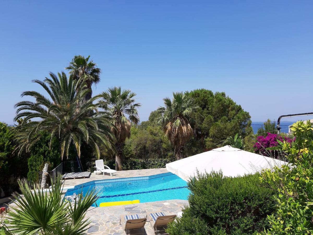 Villa Suites Lagonisi Luxury 외부 사진